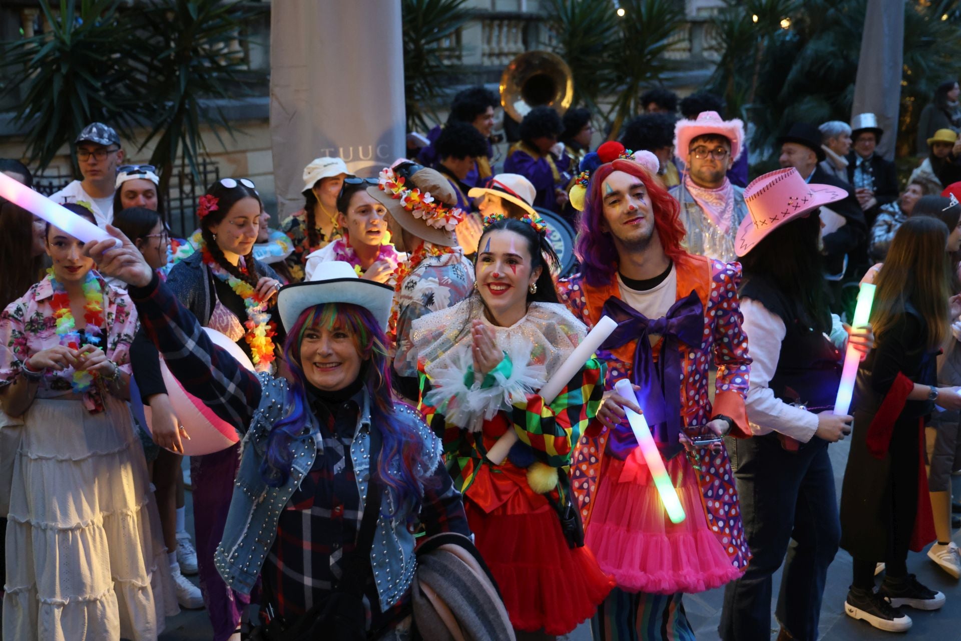 Ongi etorri, Dios Momo