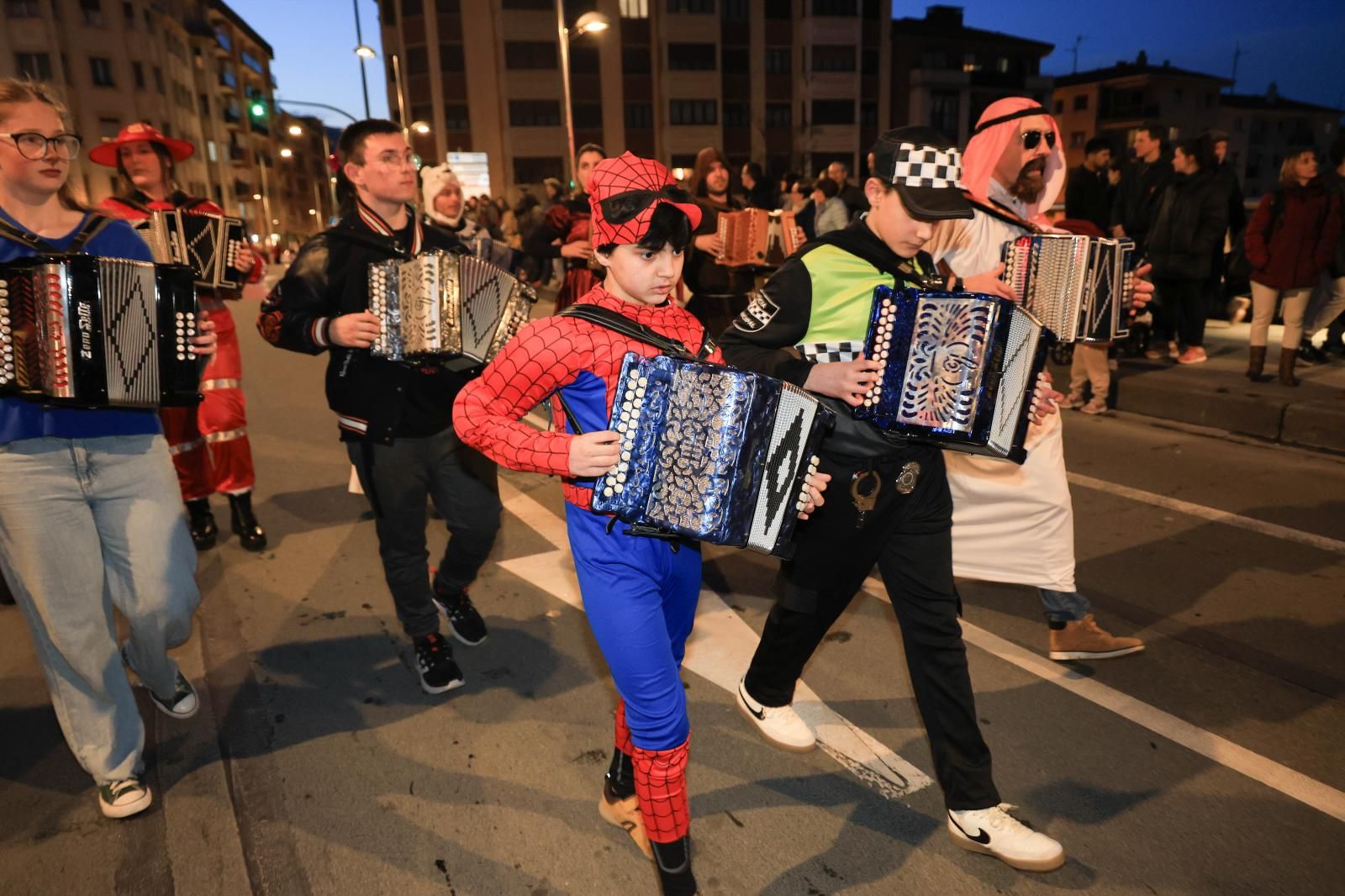 Irun disfruta de sus Carnavales al ritmo de Zanpantzar