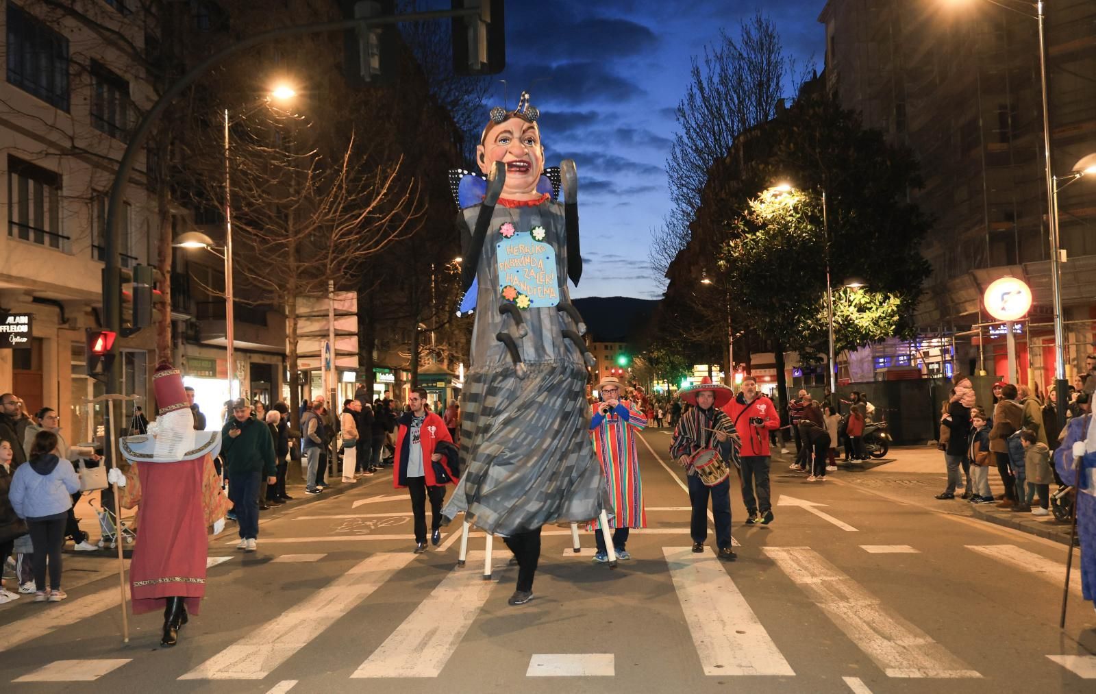 Irun disfruta de sus Carnavales al ritmo de Zanpantzar