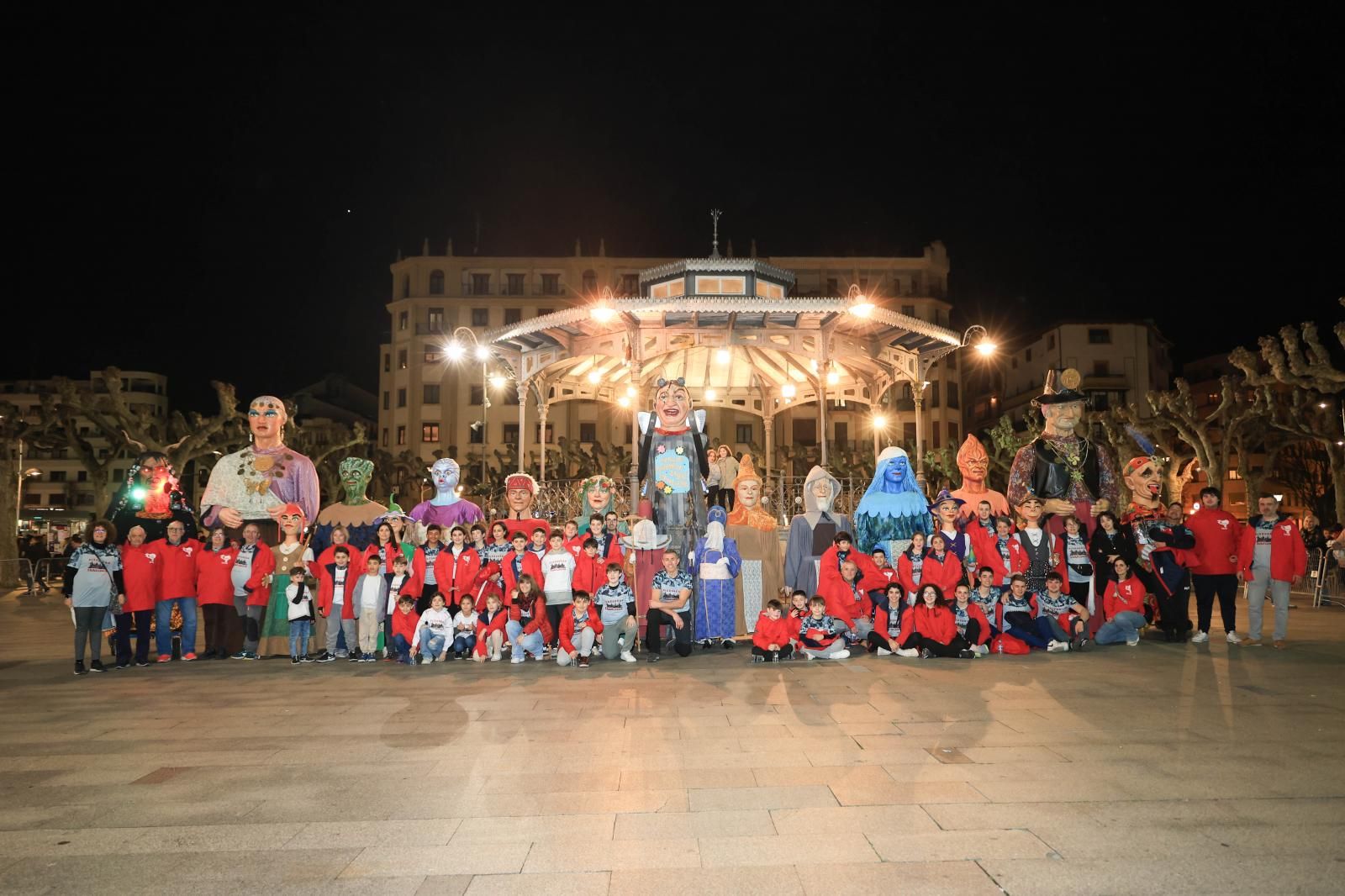 Irun disfruta de sus Carnavales al ritmo de Zanpantzar