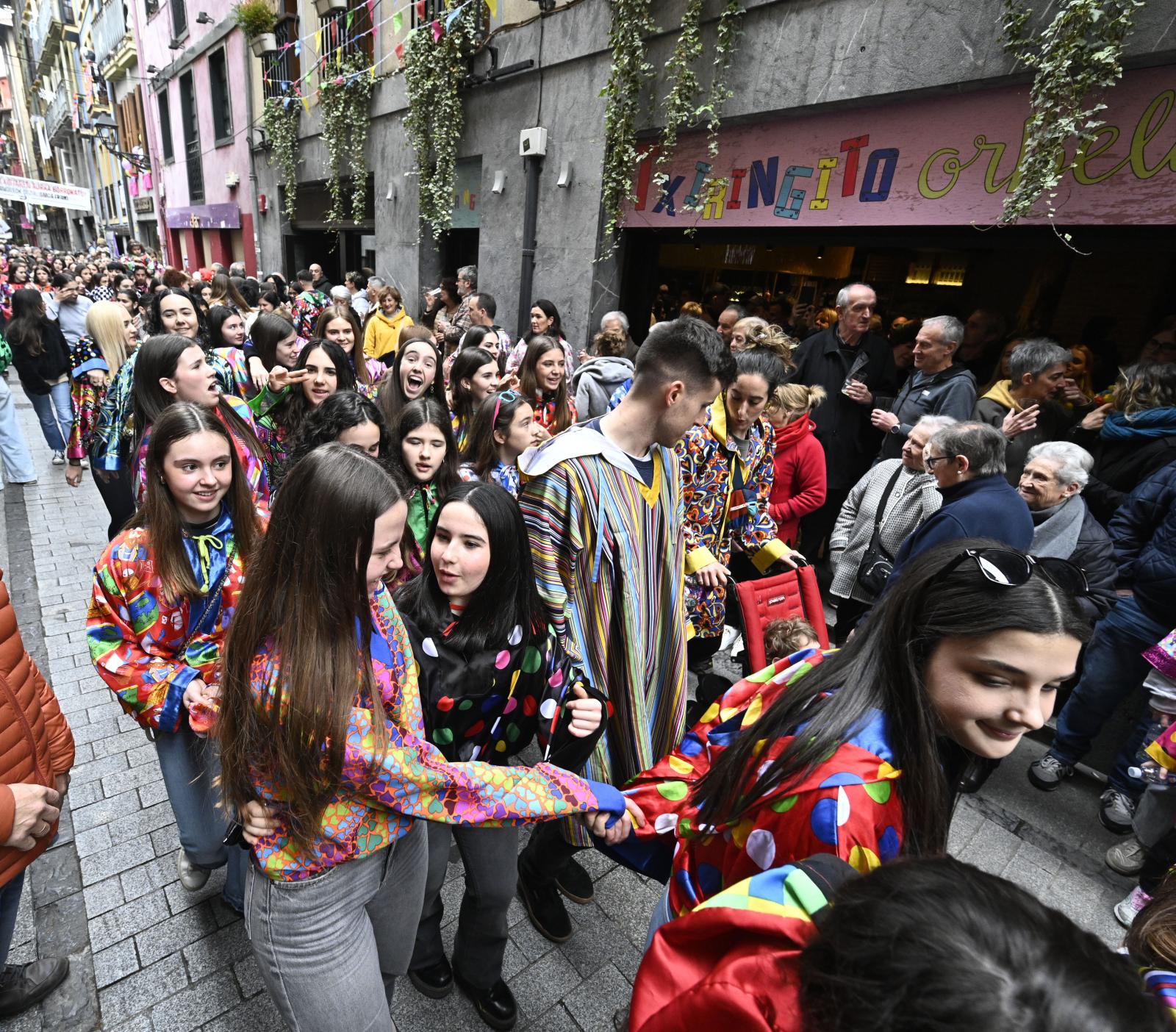 Tolosa vibra con los carnavales