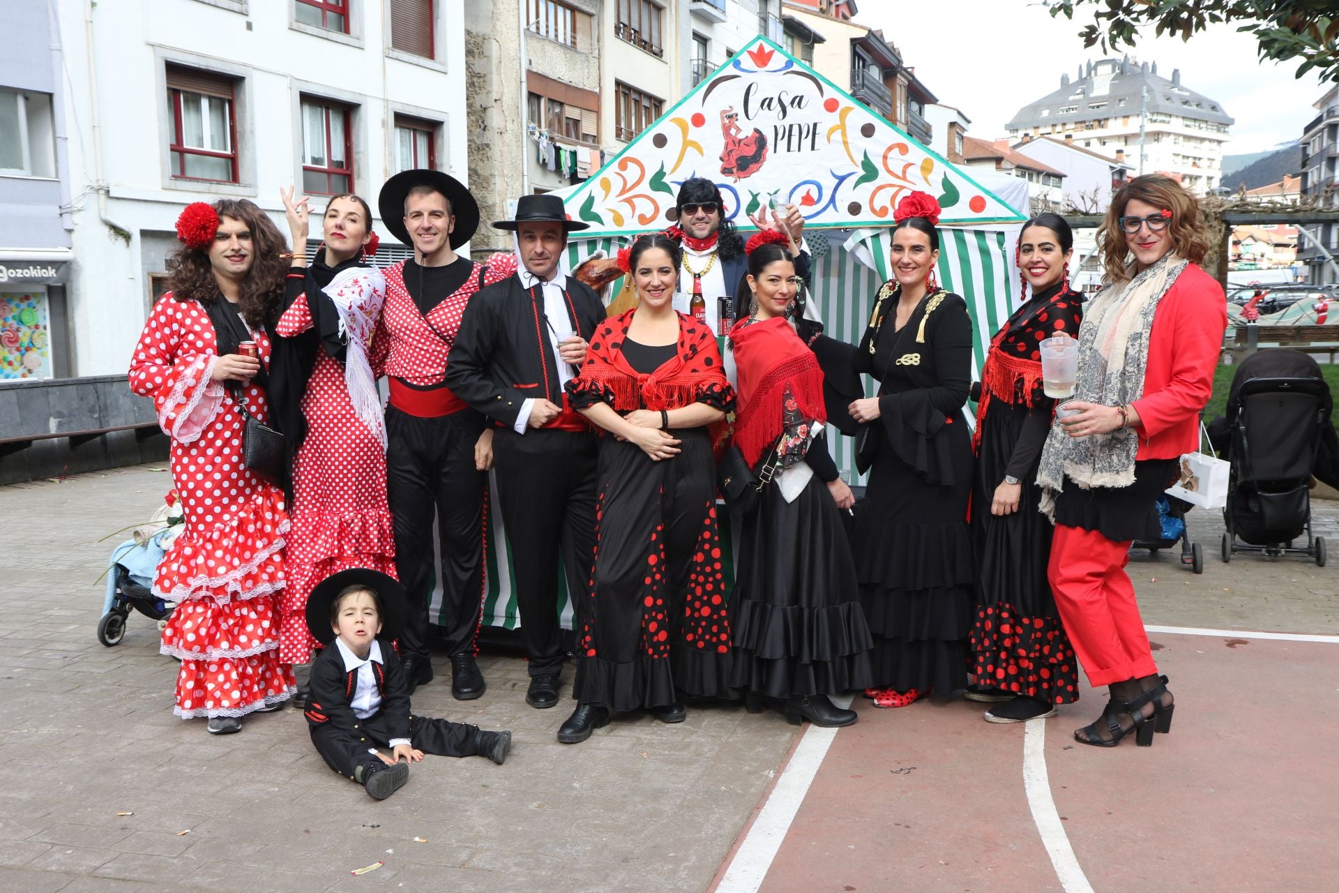 Debabarrena celebra los carnavales en cuadrilla