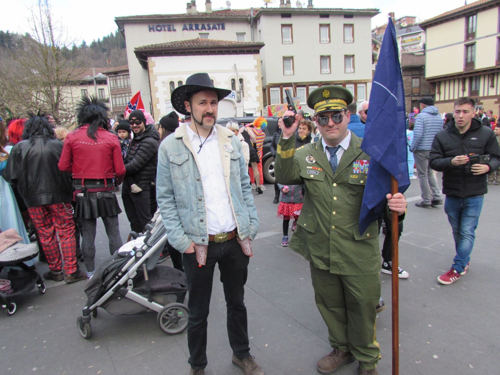 Gran ambiente en el desfile del carnaval de Arrasate