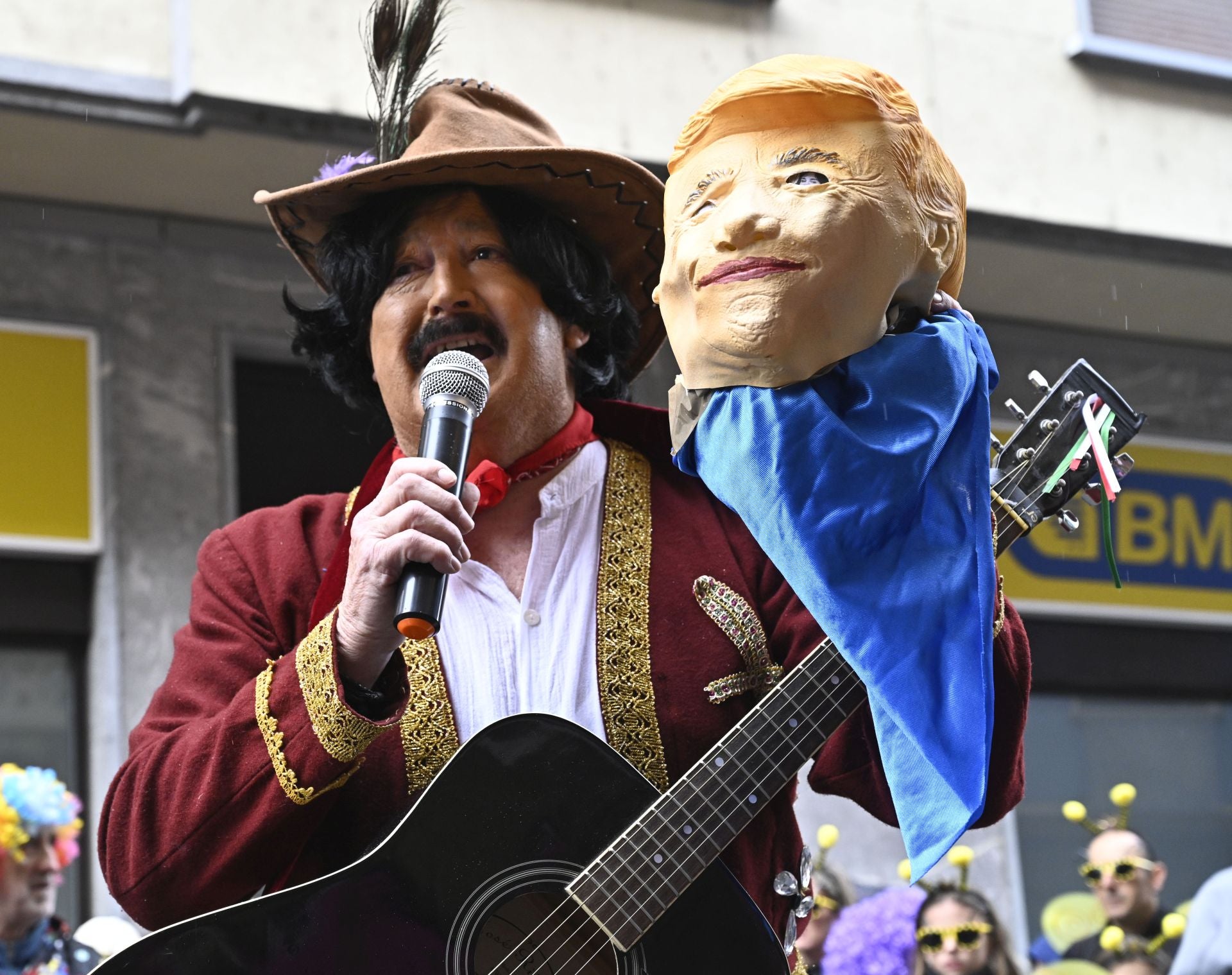 La barandilla de la Concha en Tolosa gracias al Carnaval