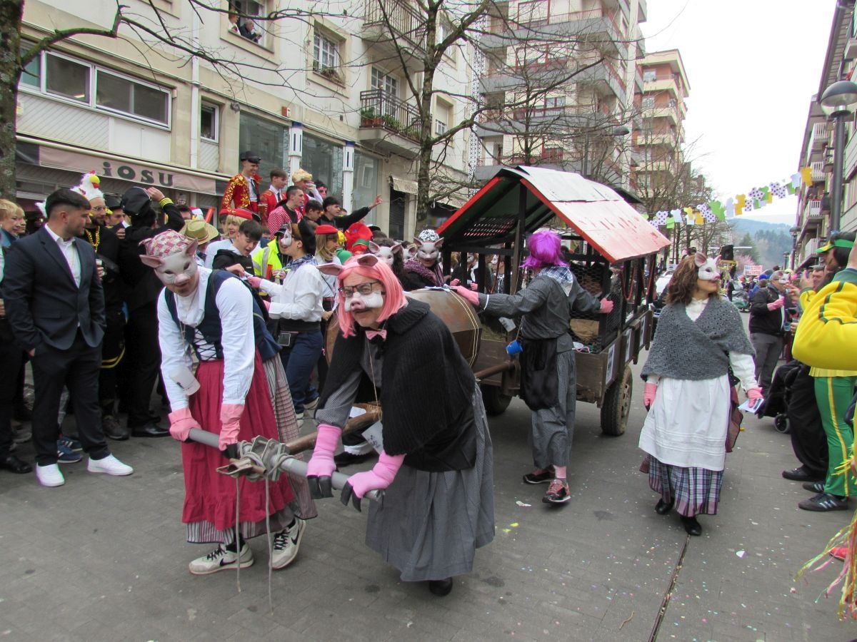 Aretxabaleta desbordó imaginación en el domingo de Carnaval