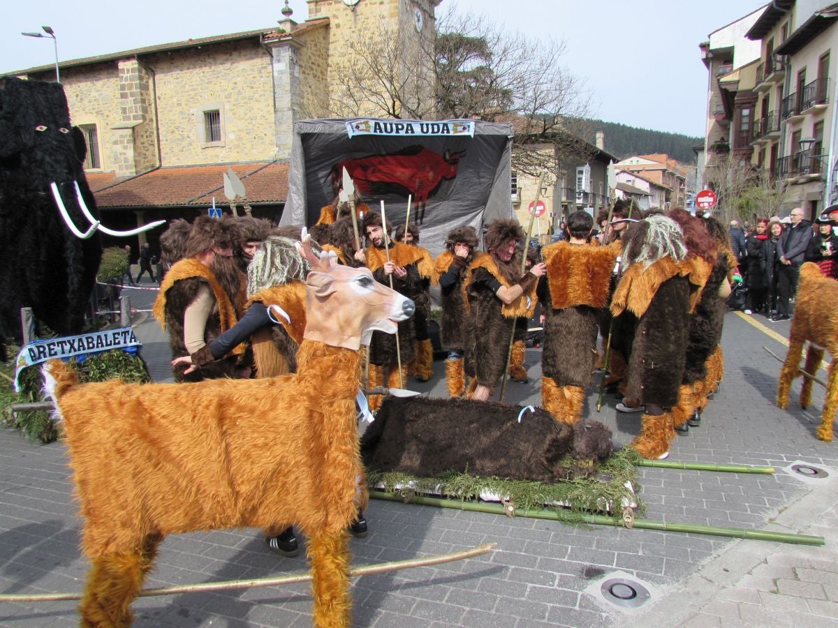 Aretxabaleta desbordó imaginación en el domingo de Carnaval