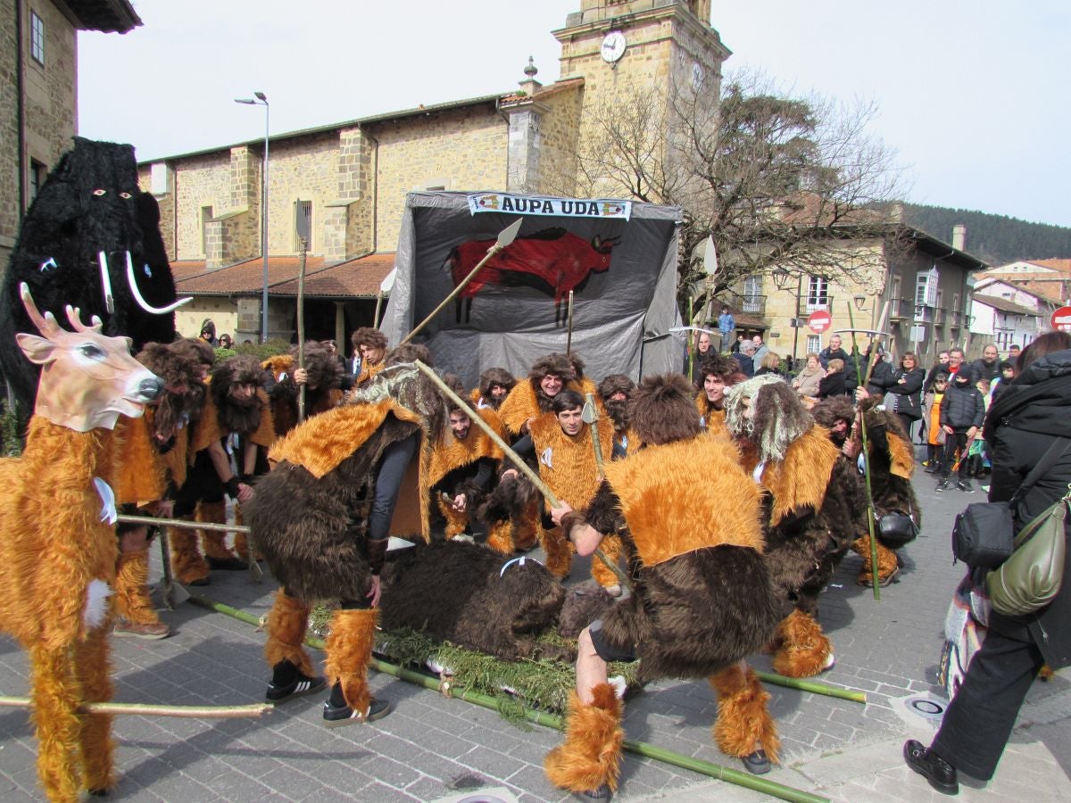 Aretxabaleta desbordó imaginación en el domingo de Carnaval