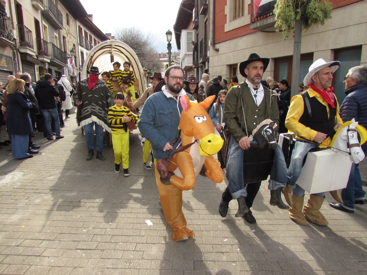 Aretxabaleta desbordó imaginación en el domingo de Carnaval