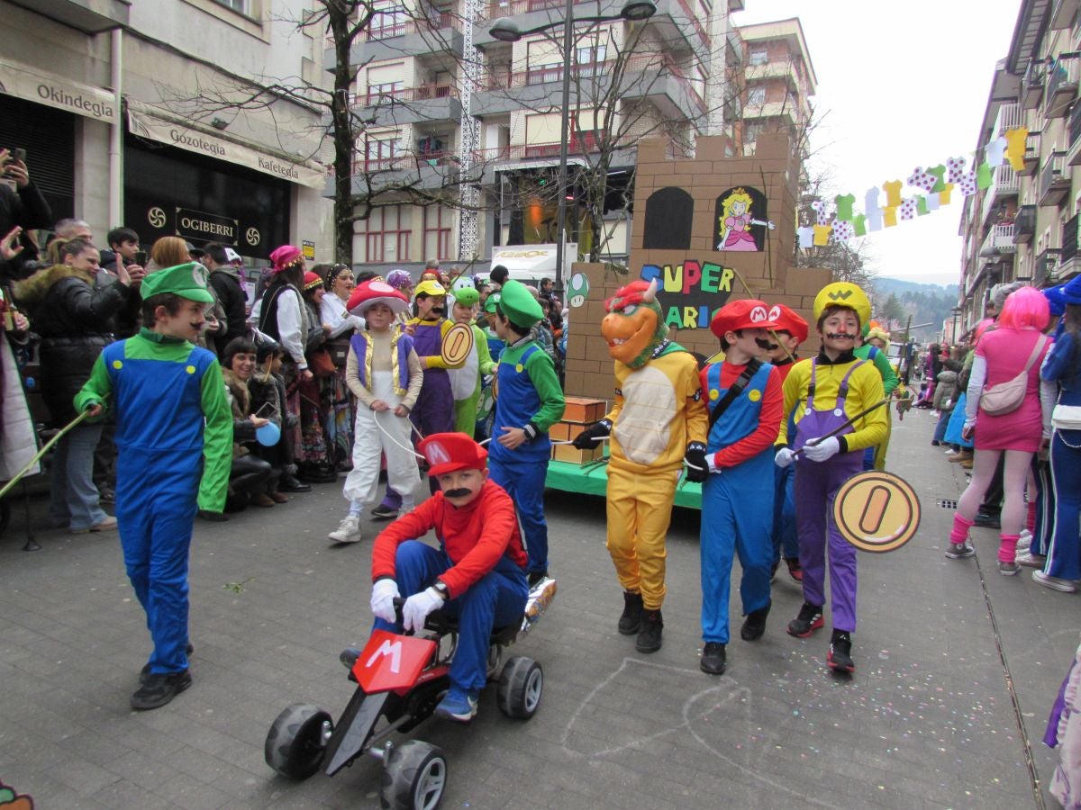 Aretxabaleta desbordó imaginación en el domingo de Carnaval