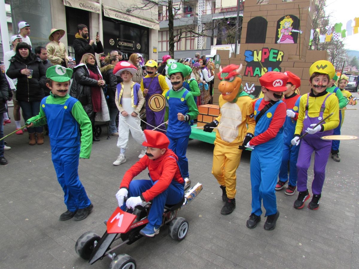 Aretxabaleta desbordó imaginación en el domingo de Carnaval