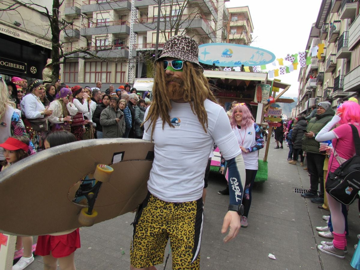 Aretxabaleta desbordó imaginación en el domingo de Carnaval