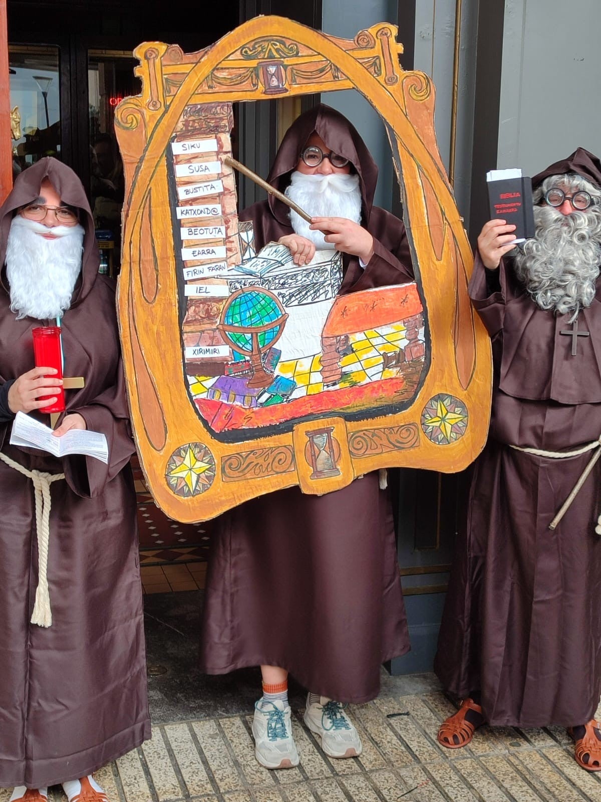 El Papa Erundino I, de fiesta en Urretxu por Carnaval