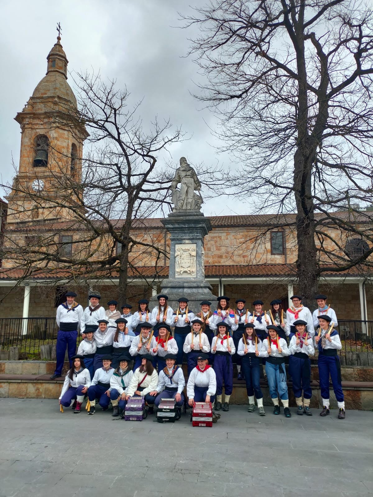 El Papa Erundino I, de fiesta en Urretxu por Carnaval