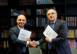 Andoni Aldekoa eta Andres Urrutia, sinadura ekitaldian.