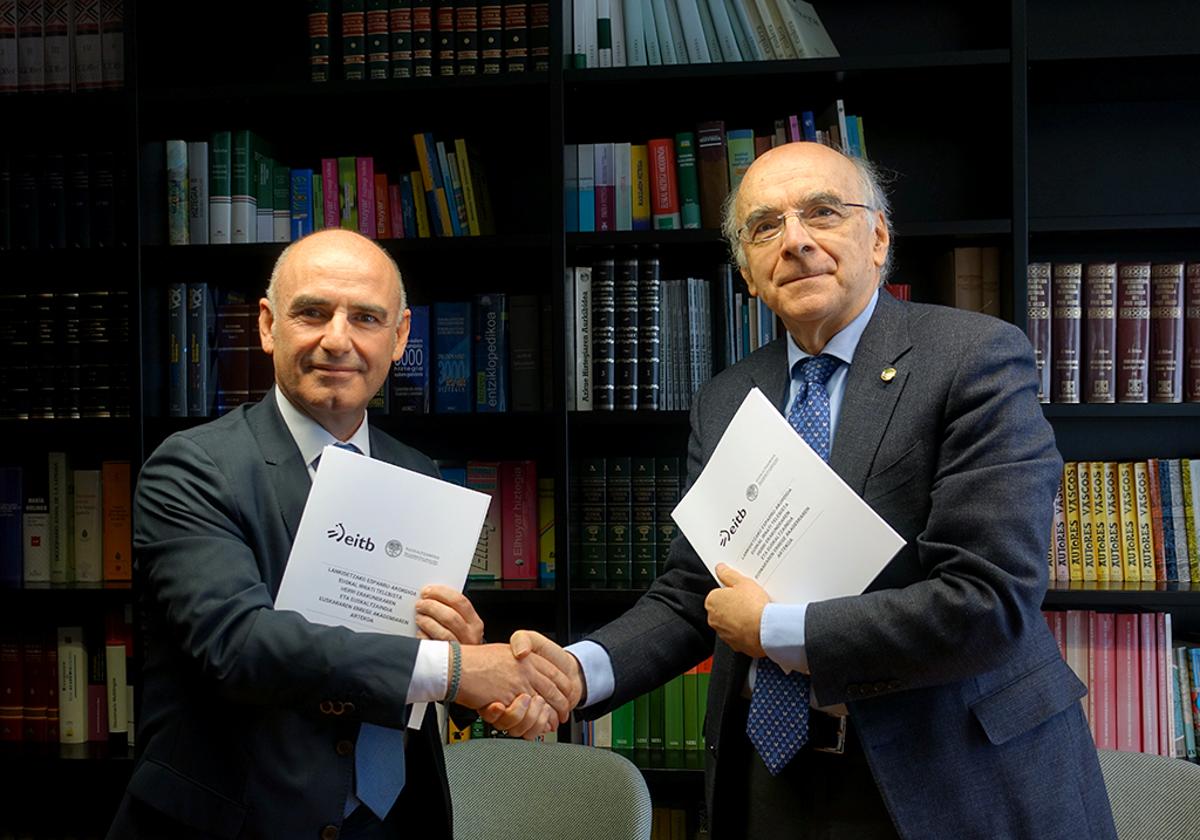 Andoni Aldekoa eta Andres Urrutia, sinadura ekitaldian.