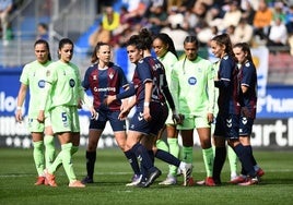 Una acción defensiva en el área del Eibar.