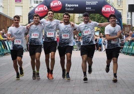Participantes de la edición anterior llegando a la meta.