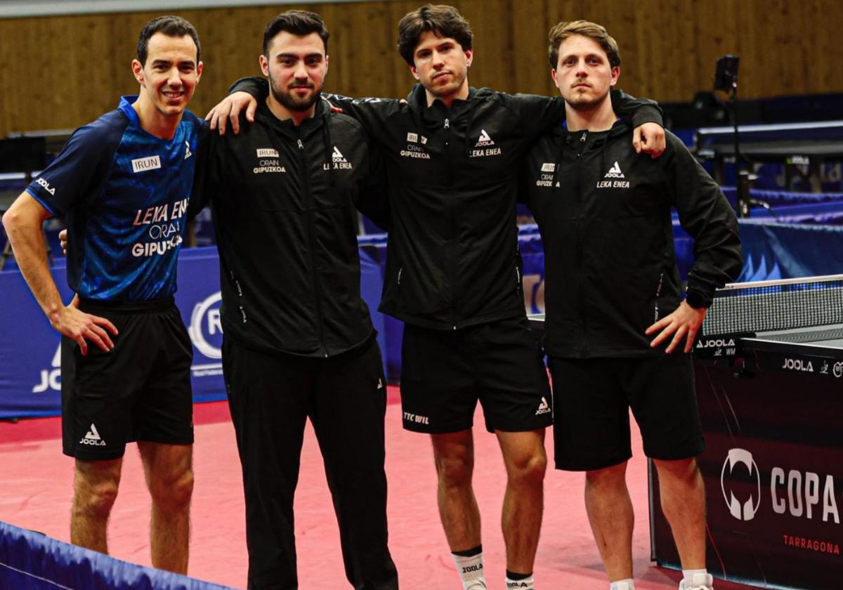 Mihai Bobocica, el entrenador-jugador Iker Martínez, Jon Ander Gerrikabeitia y Dani Palacios, en Tarragona.