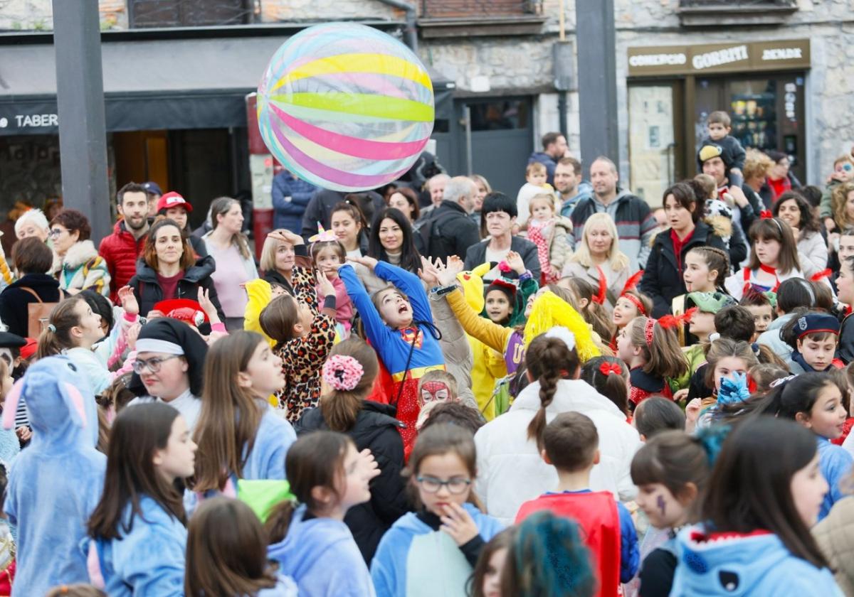 El Carnaval se despide con mucho colorido y buen humor