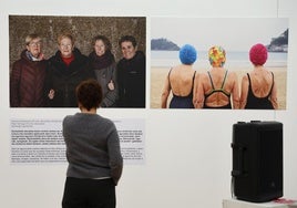 Una vista de la exposición en la Casa de Cultura de Intxaurrondo.