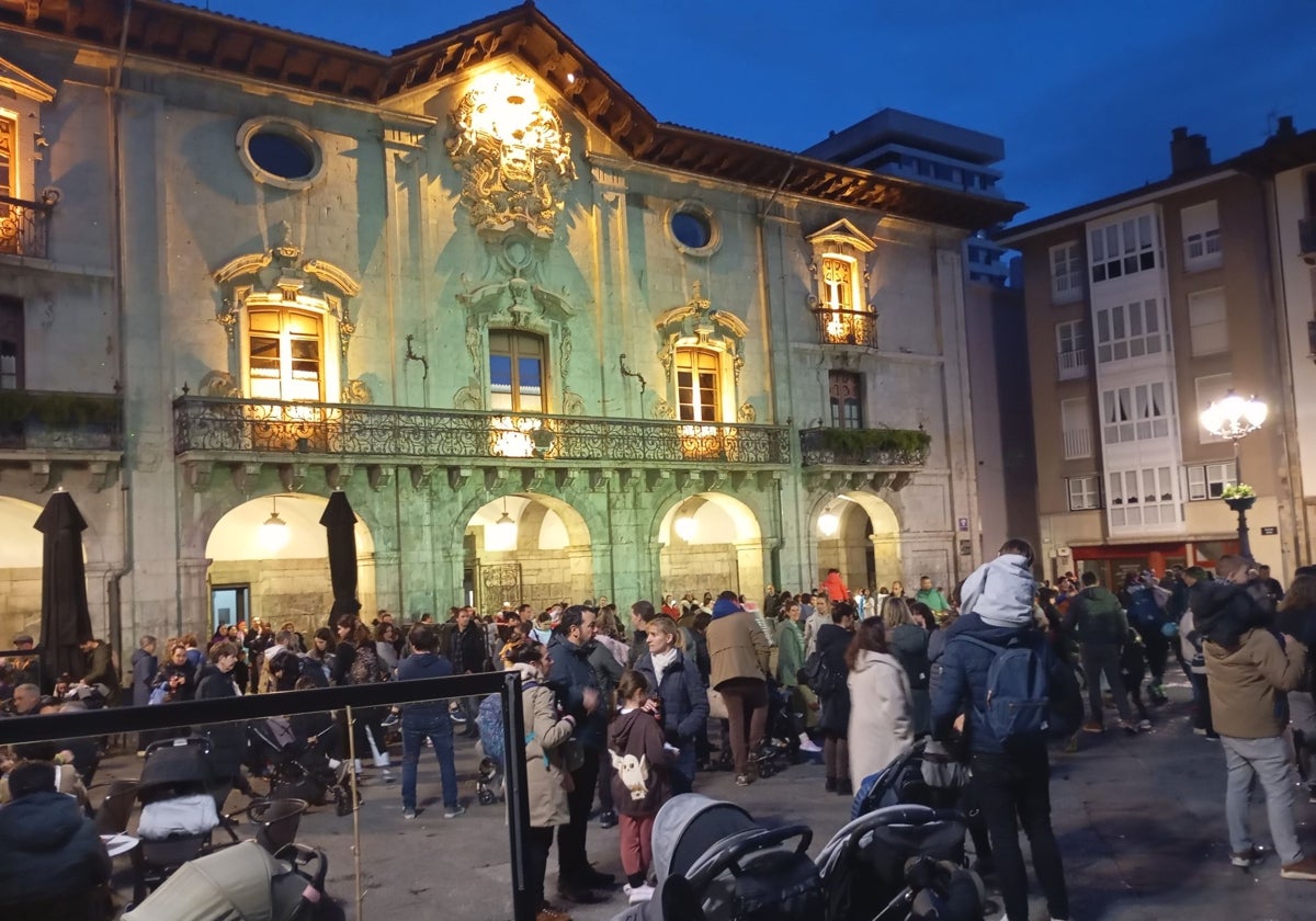 La asamblea tendrá lugar en el salón de pleno del edificio consistorial