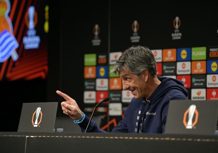 Imanol Alguacil durante la rueda de prensa previa al Real Sociedad - Manchester United.
