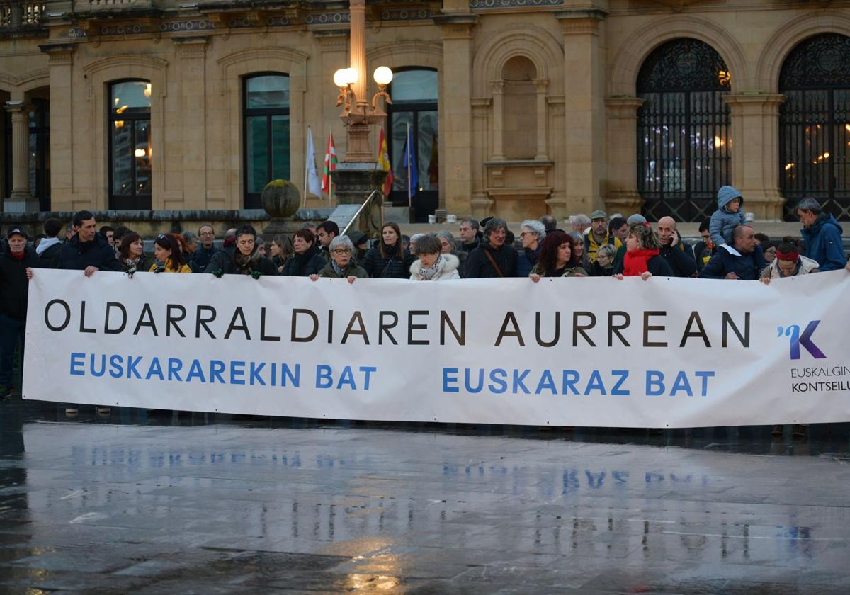 Euskararen aurka oldarraldi judiziala antzeman du Gipuzkoako gehiengoak