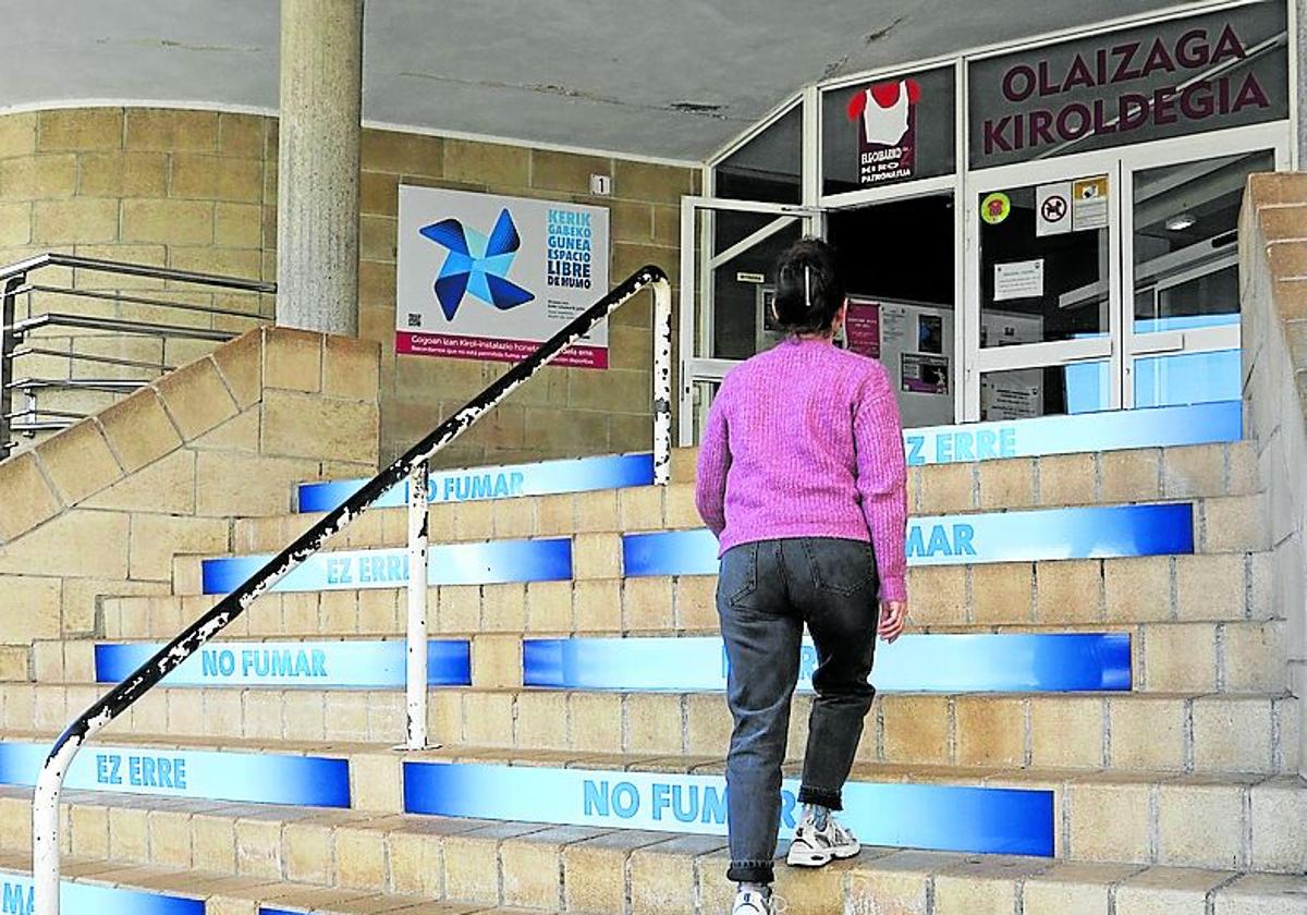 La campaña 'Espacios libre de humo' llega a los recintos deportivos municipales
