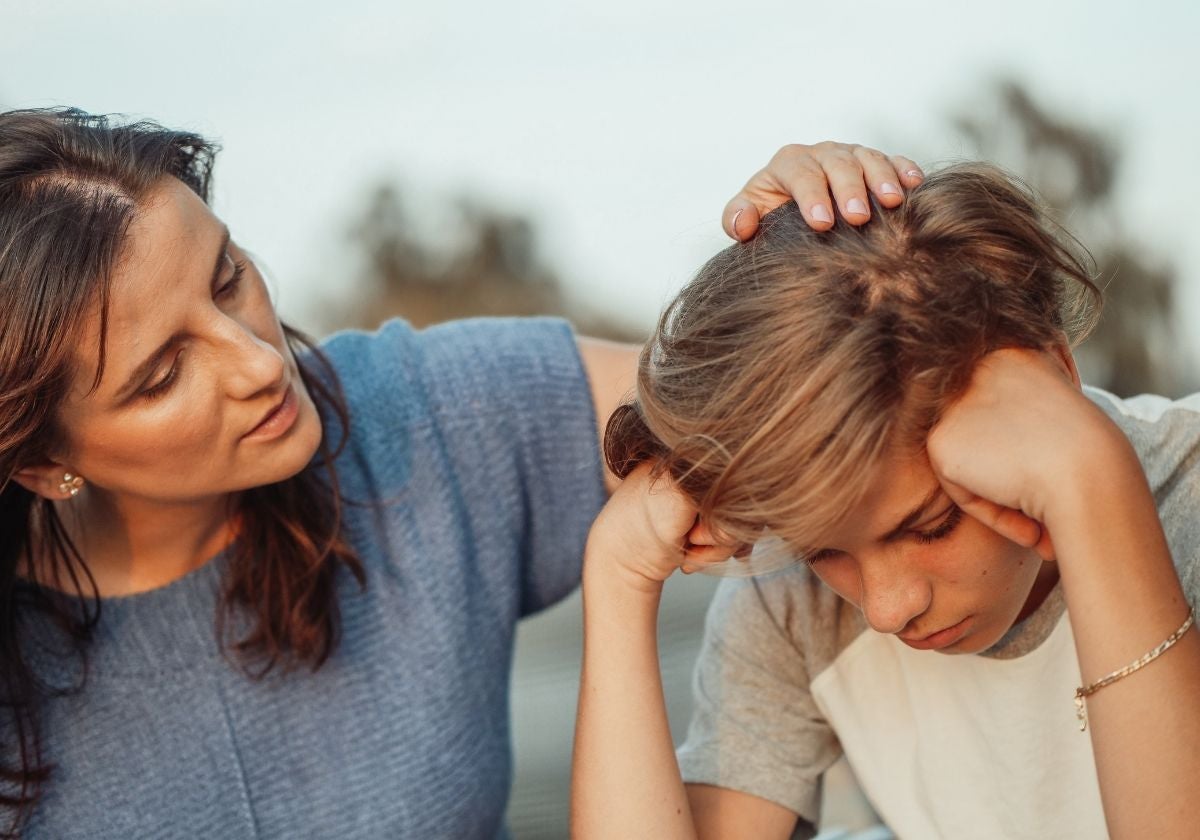 La única frase que nunca debes decirles a tus hijos según una experta en educación