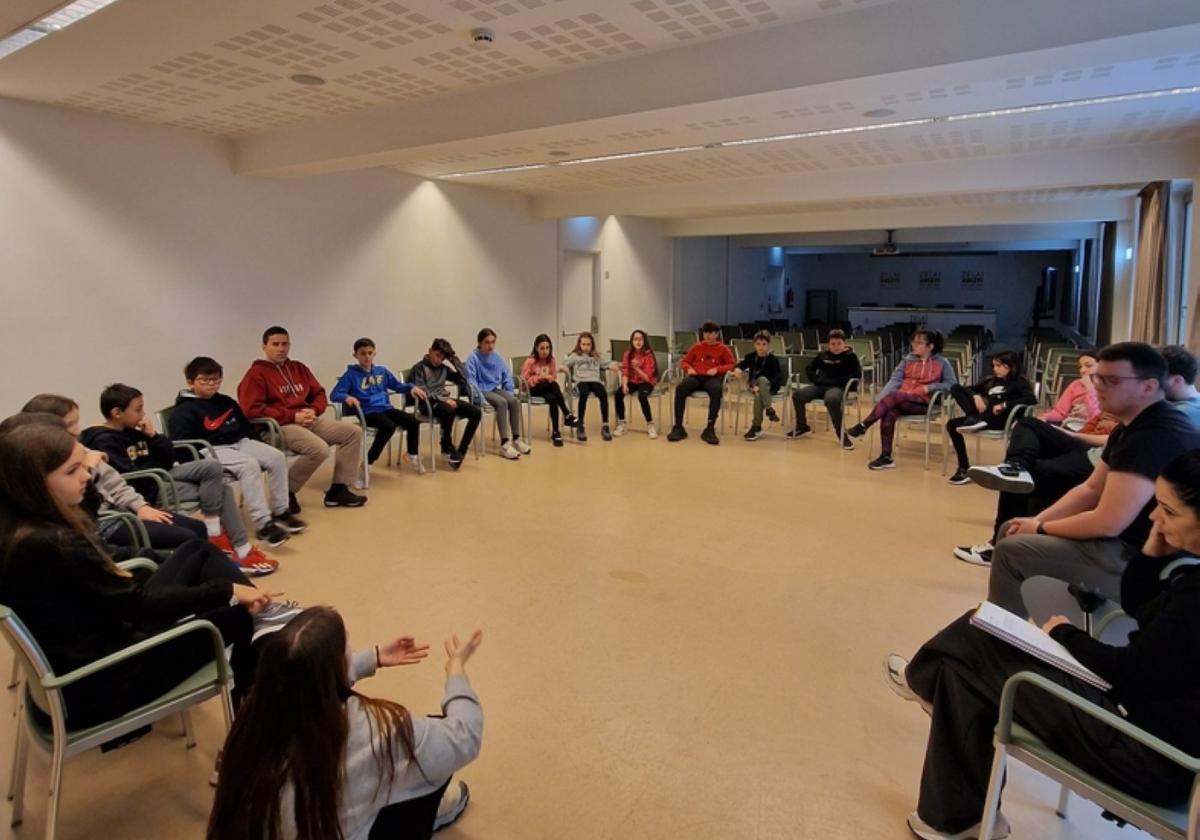 Tamborrada infantil y 8 de marzo en el encuentro del Consejo de la Infancia