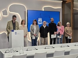 Lectura de la declaración institucional aprobada por todos los grupos