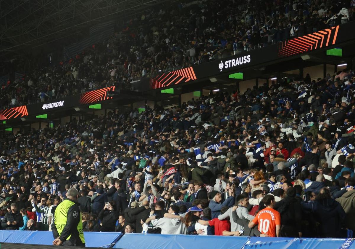 La afición de la Real celebró así el gol de Oyarzabal