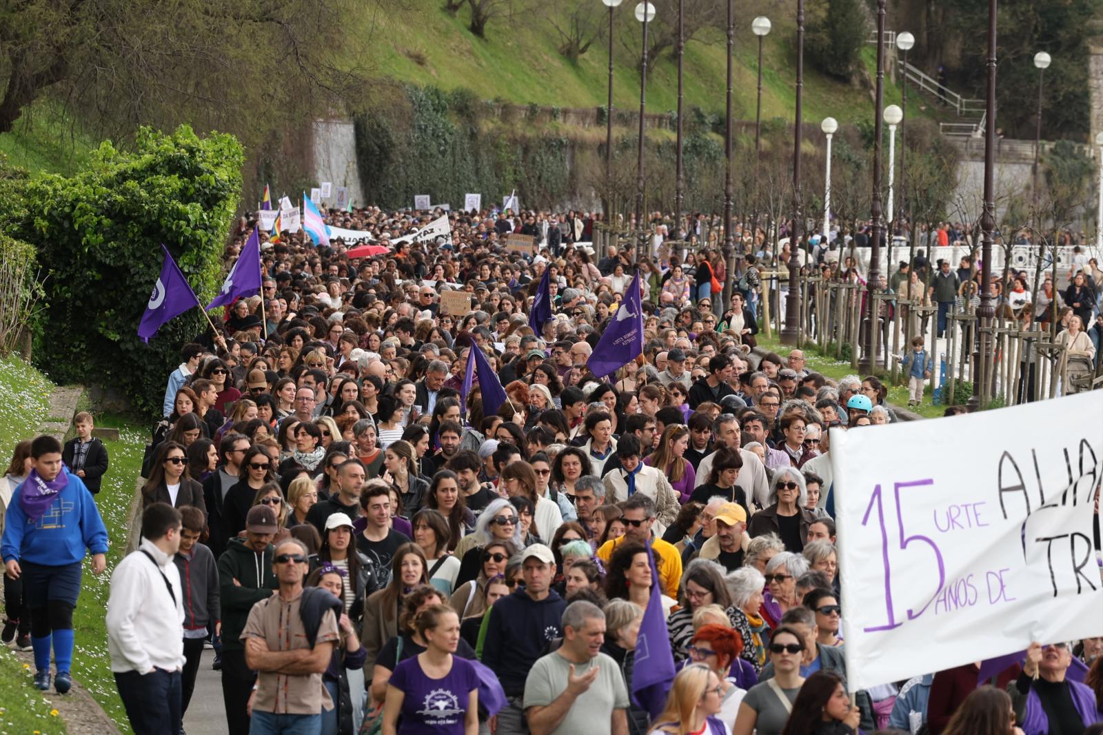 Manifestación del 8M en Donostia por la igualdad y contra el fascismo