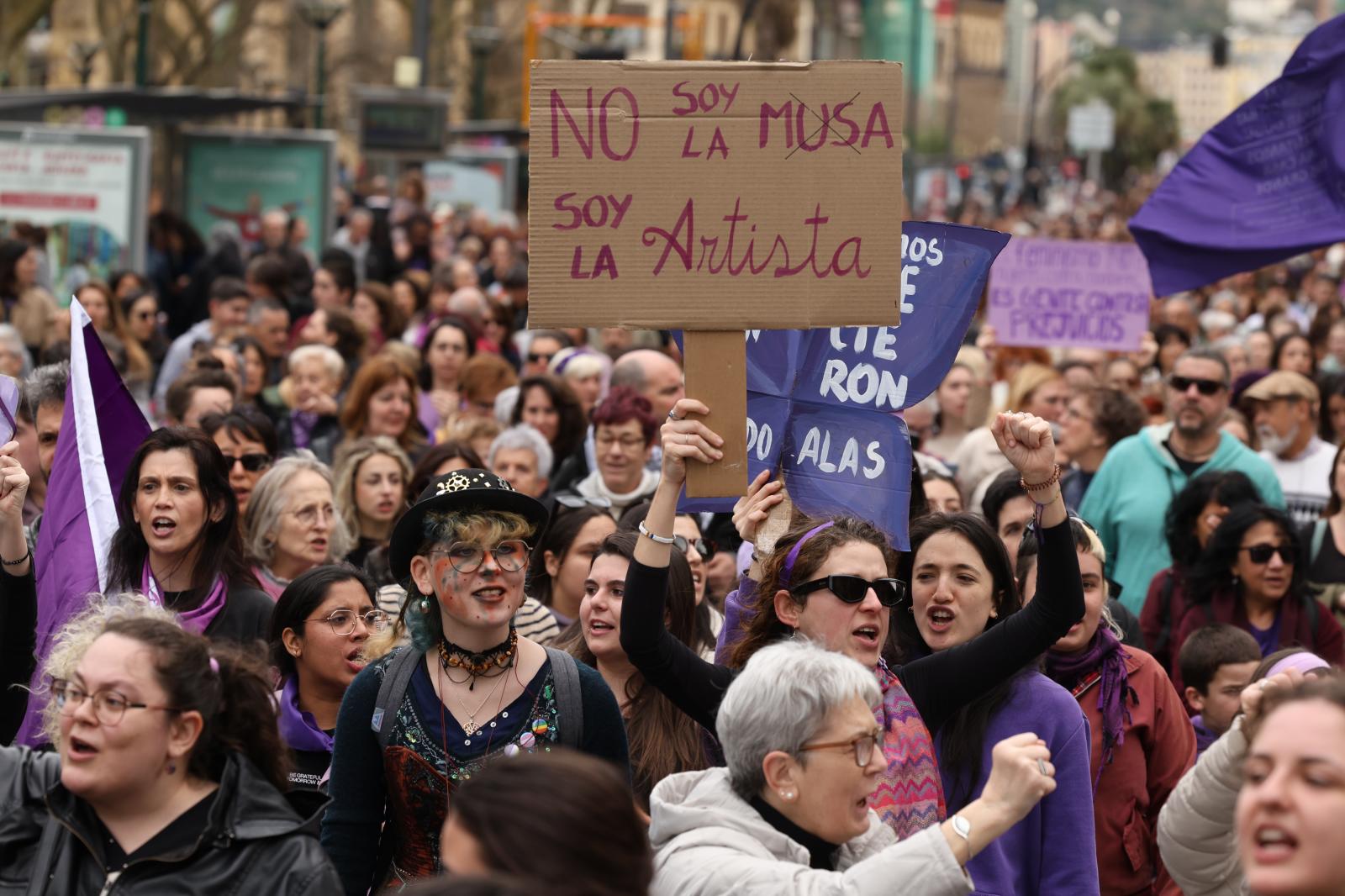 Manifestación del 8M en Donostia por la igualdad y contra el fascismo