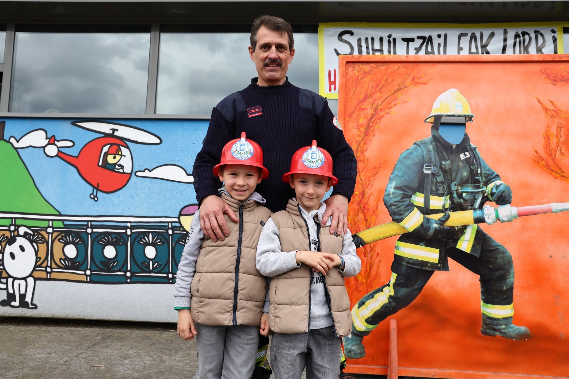 Así ha sido la jornada de puertas abiertas en el parque de bomberos de Donostia