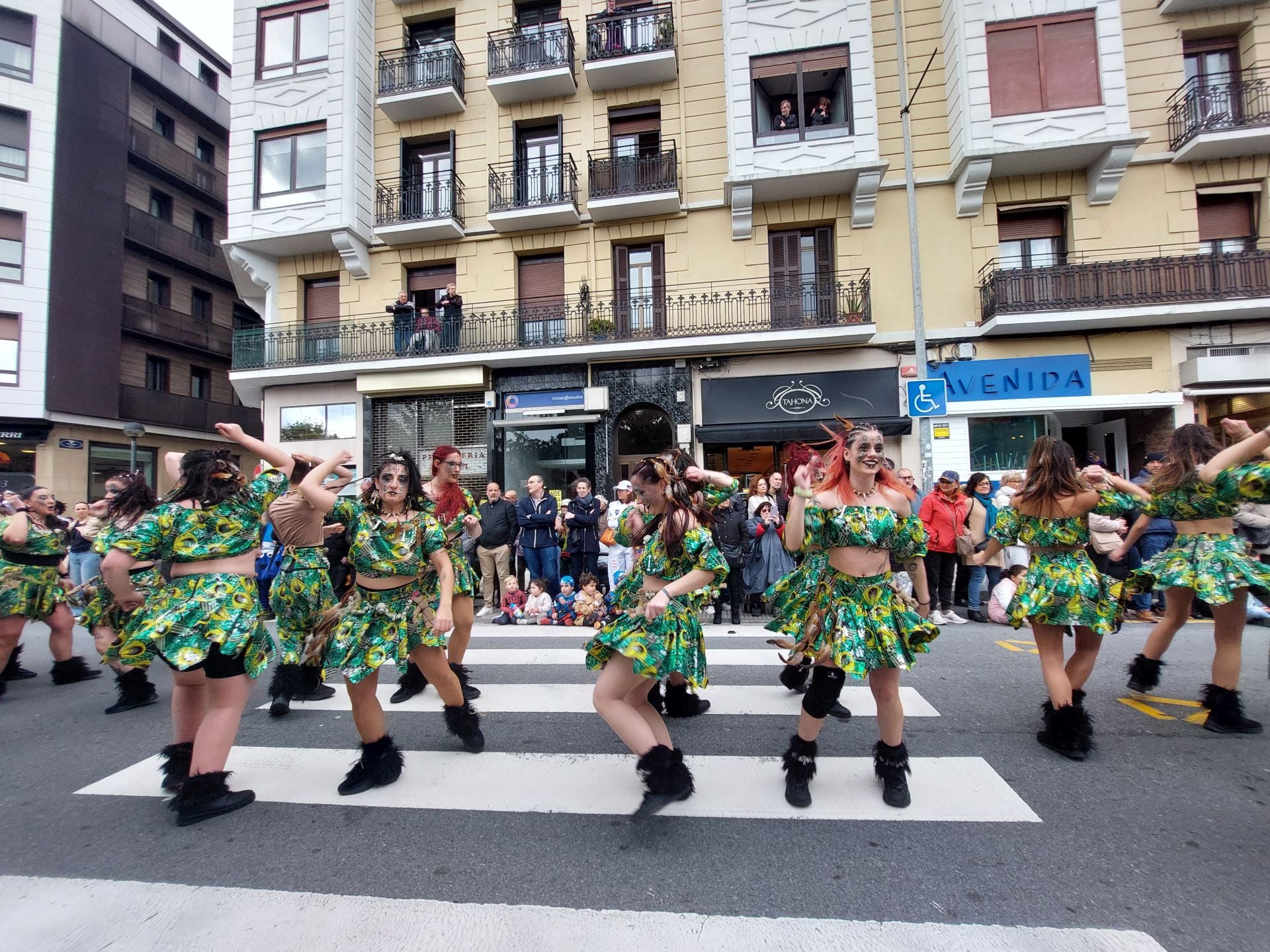 Así se ha vivido el desfile de carnaval en Trintxerpe