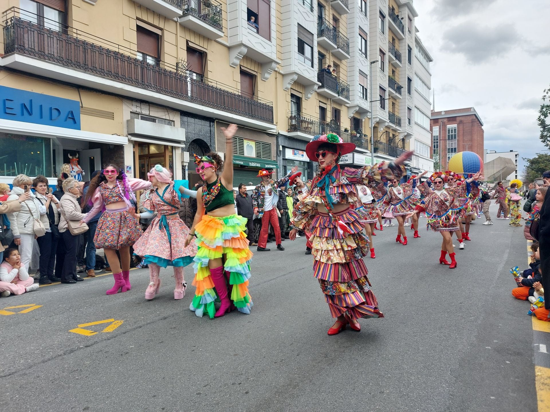 Así se ha vivido el desfile de carnaval en Trintxerpe