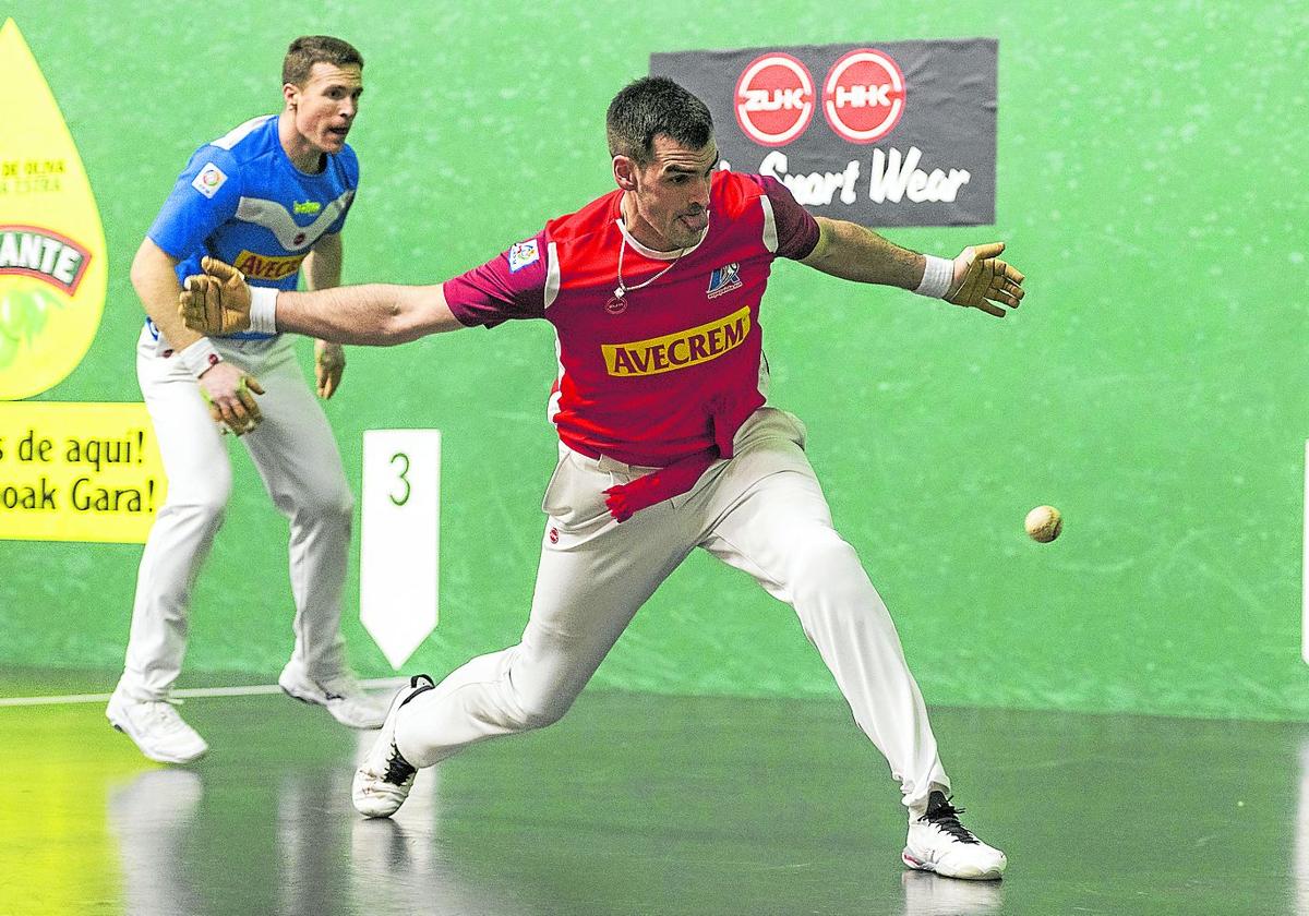 Ezkurdia y Rezusta se acercan a la final tras ganar 22-18 en el Labrit