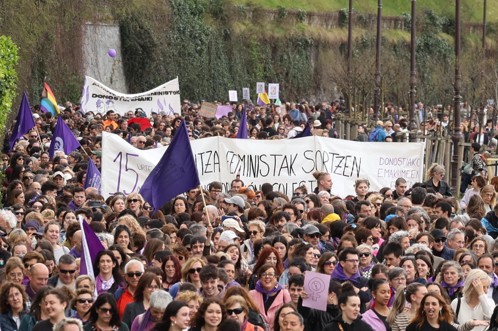 Manifestación del 8M en Donostia por la igualdad y contra el fascismo