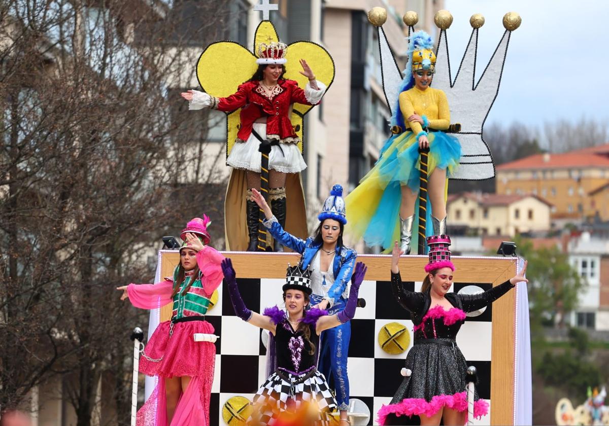 Las imágenes del desfile de carnaval en Riberas de Loiola