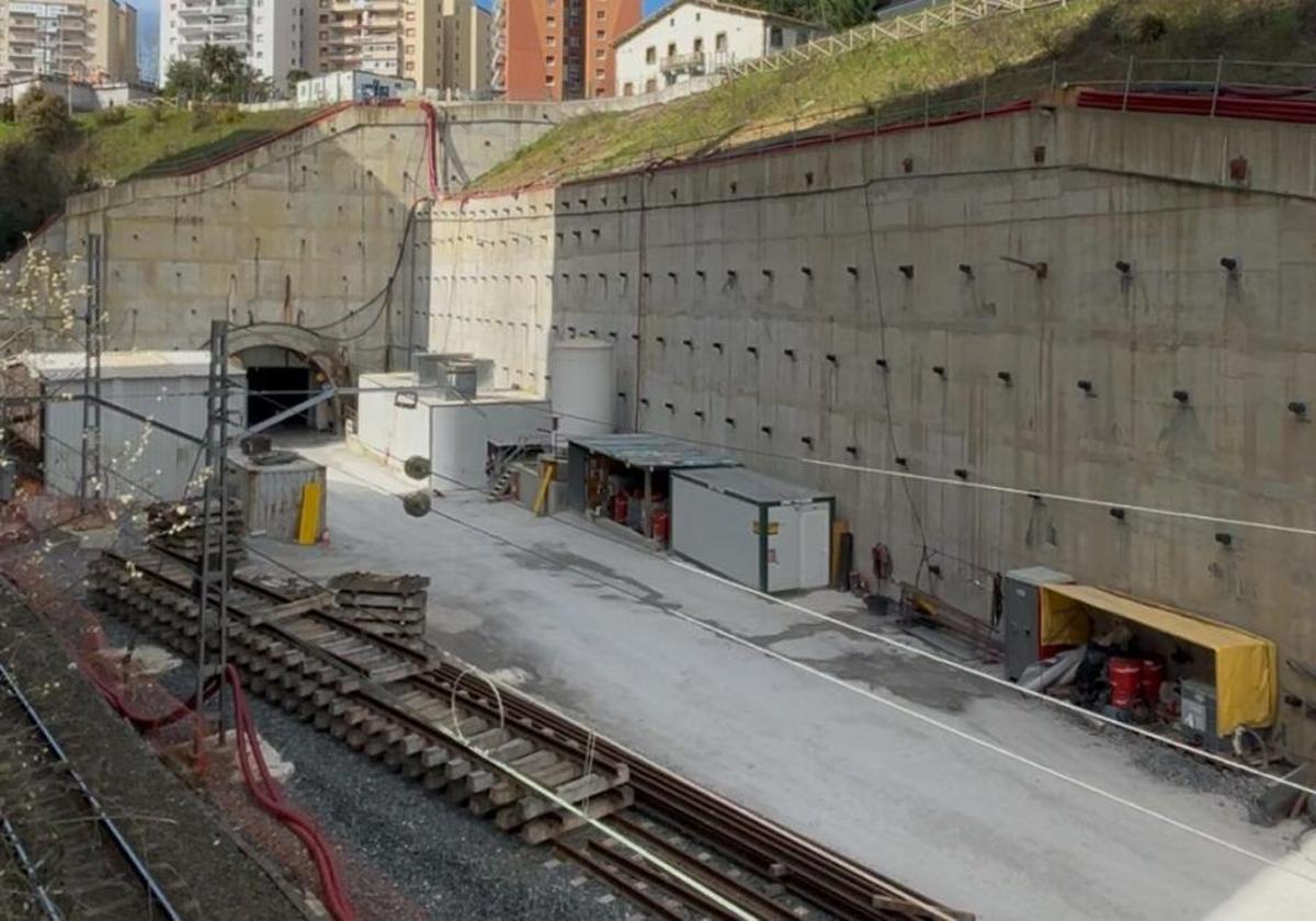 «El soterramiento de las vías en Galtzaraborda es un logro colectivo que responde a una demanda histórica»