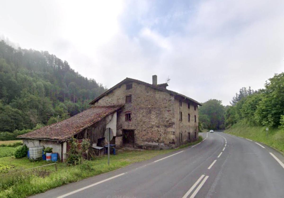 El bidegorri transcurriría junto a la carretera que une Zaldibia y Ordizia.