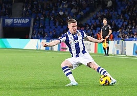 Sergio Gómez sacó a relucir su zurda.