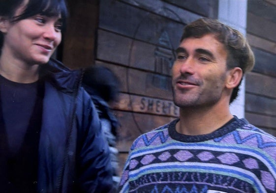 Un fotograma del guipuzcoano Aritz Aranburu y de Aitana en el documental de Netflix.