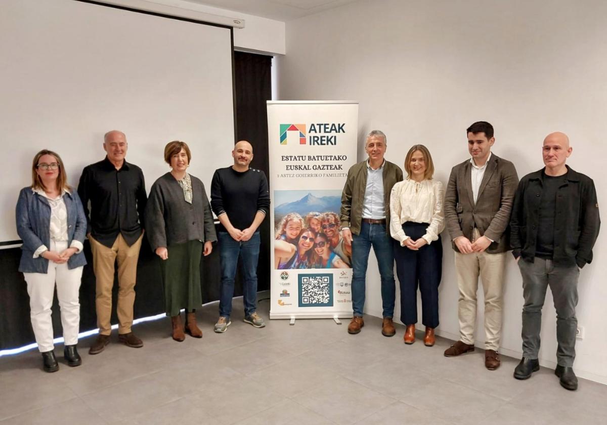 Representantes de las entidades organizadoras y colaboradoras del programa, en la presentación.