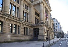 Las partes personadas han alcanzado un acuerdo de conformidad en la Audiencia de Gipuzkoa.