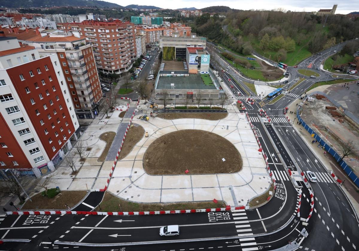 La plaza Aita Donostia encara la fase final de obras: Lo que resta para su apertura en abril