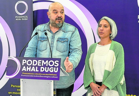 Richar Vaquero y Eneritz de Madariaga ayer en Vitoria.