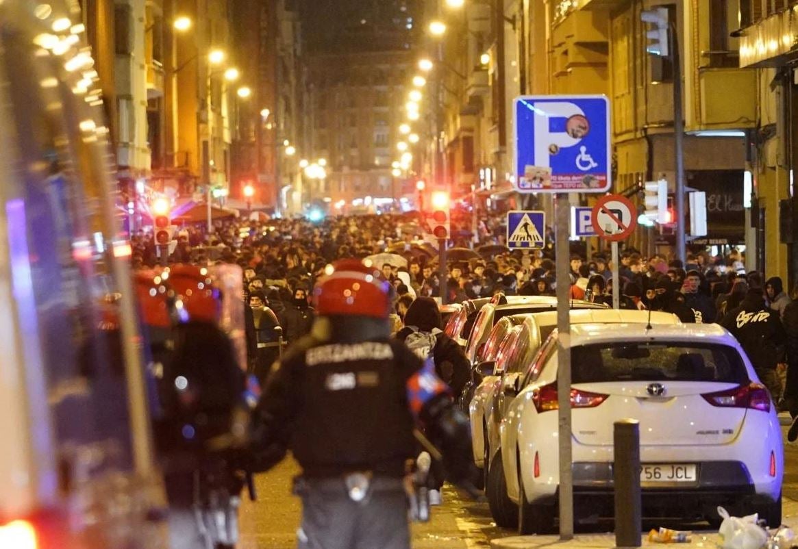 Detenidos y heridos en graves incidentes tras el Athletic-Roma