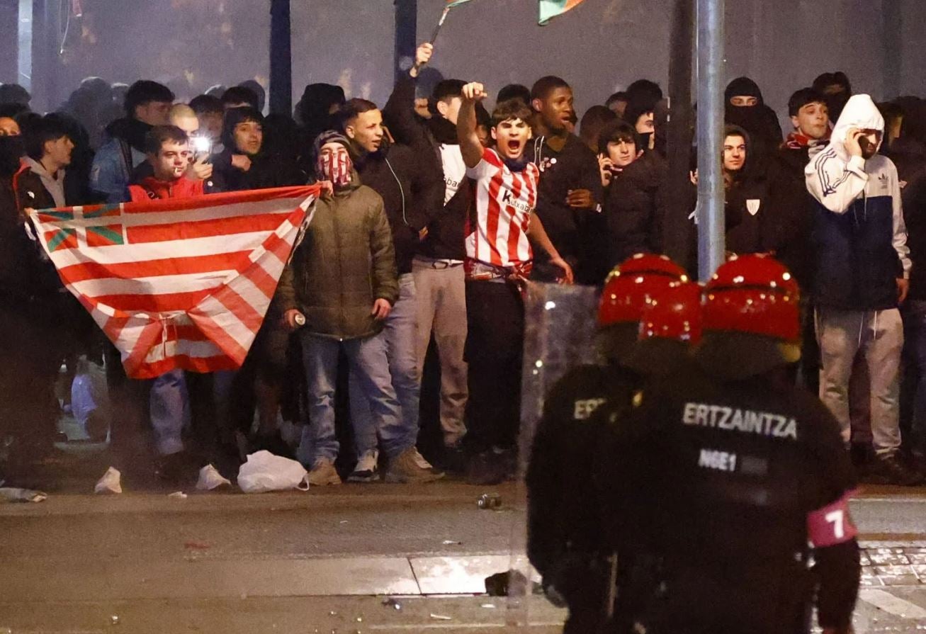 Detenidos y heridos en graves incidentes tras el Athletic-Roma